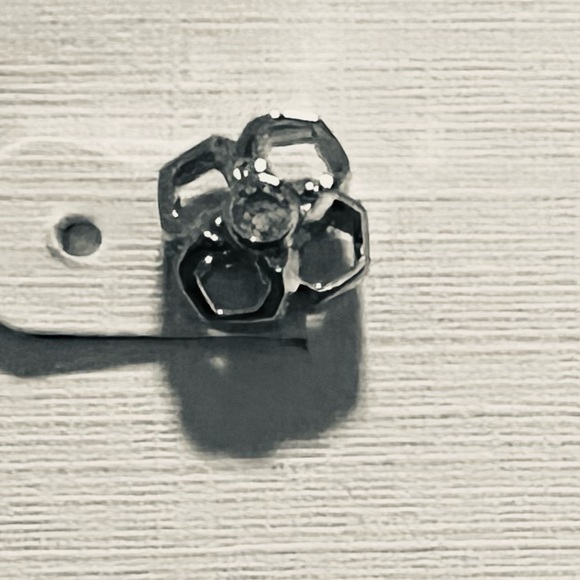 LOWEST PRICE AUTHENTIC KENDRA SCOTT 🆑 Final Sale-No Offers-No Shipping Discount - Picture 7 of 9